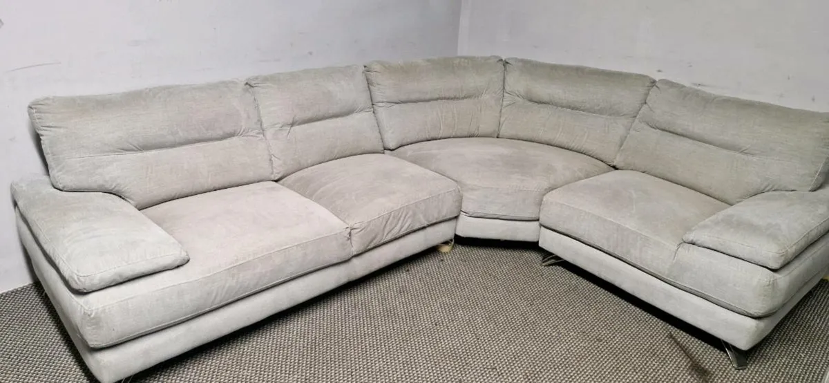 Corner sofa - Image 1
