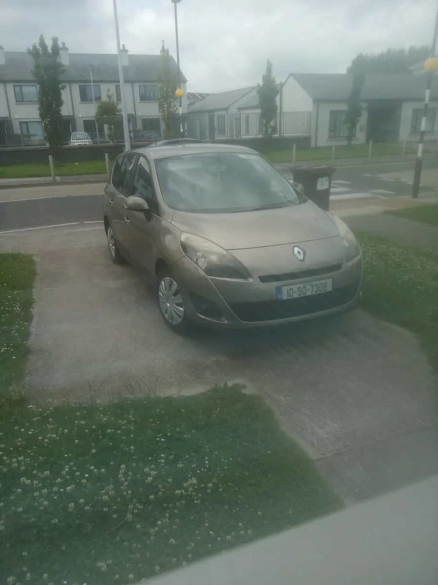 Renault Grand Scenic 2010