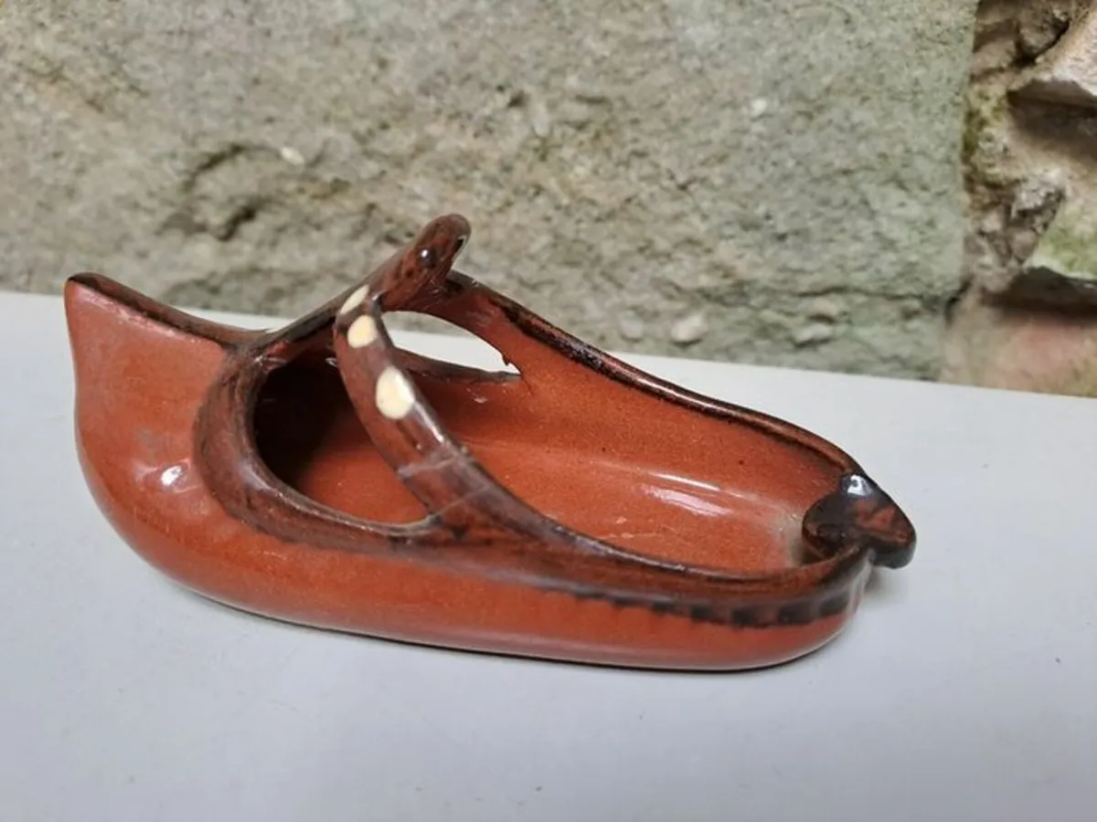 Bulgarian shoe shaped ashtray - Image 3