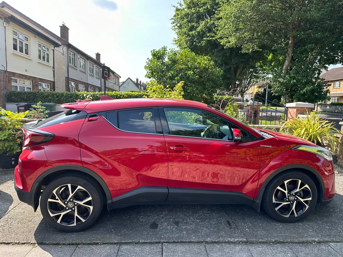 Toyota C-HR Hybrid Sport 2021 - Image 4
