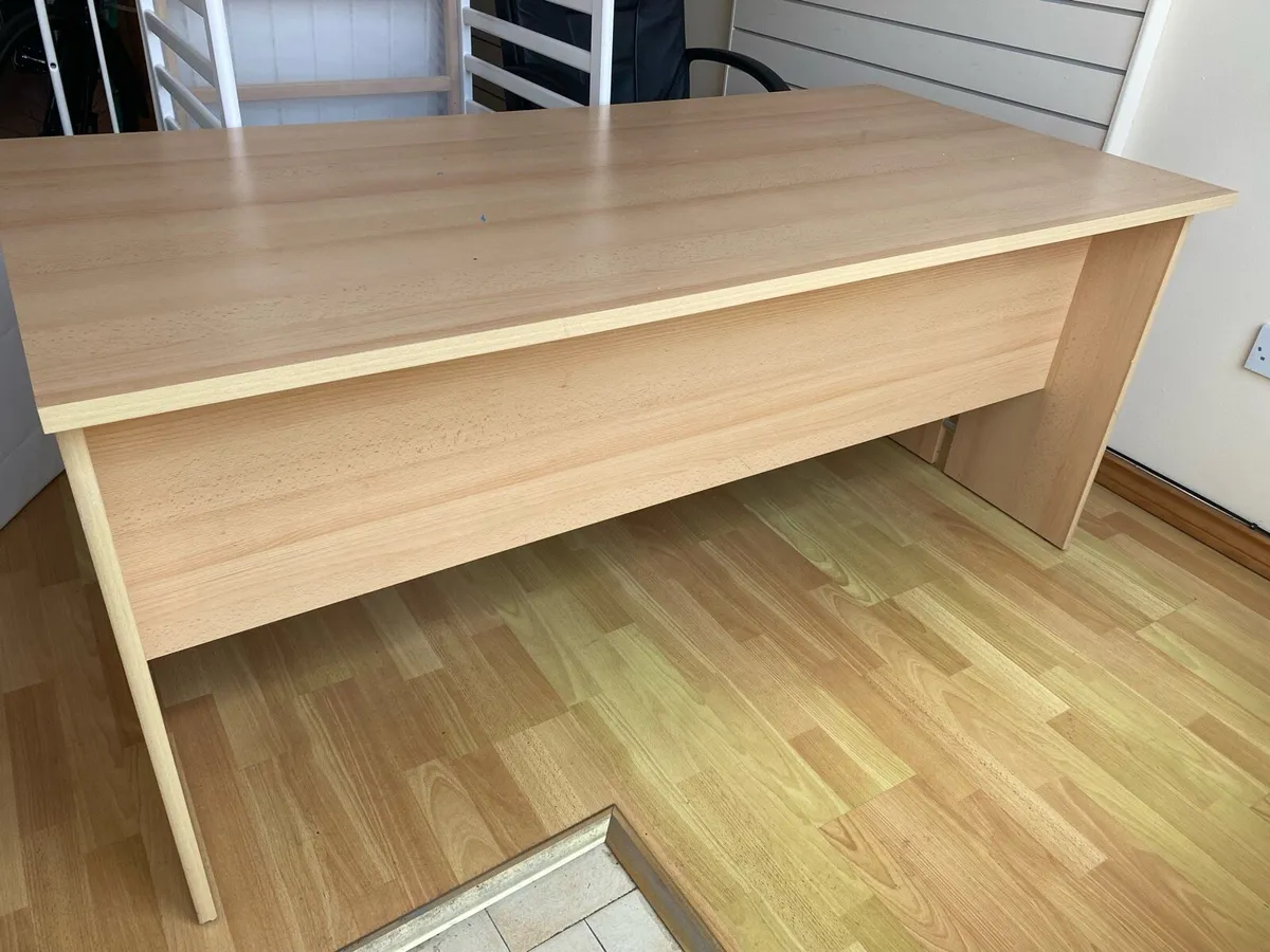Desk - Image 3