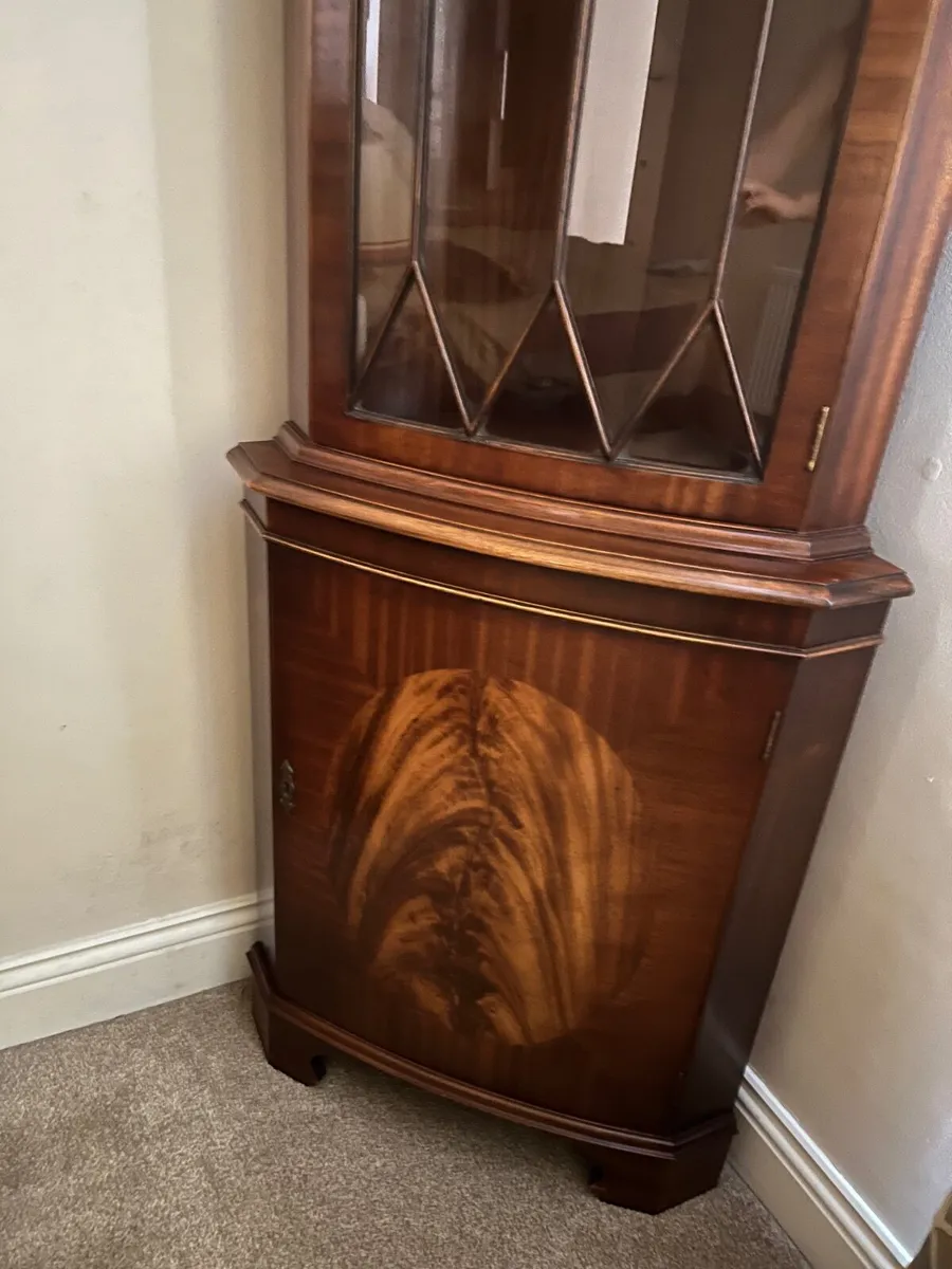 Glass cabinet - Image 2