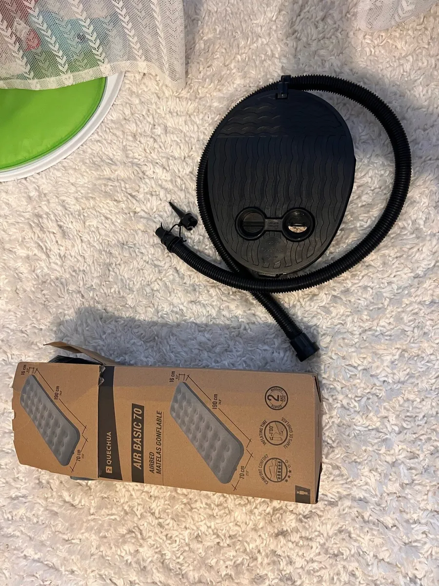Camping bag plus air mattress - Image 1