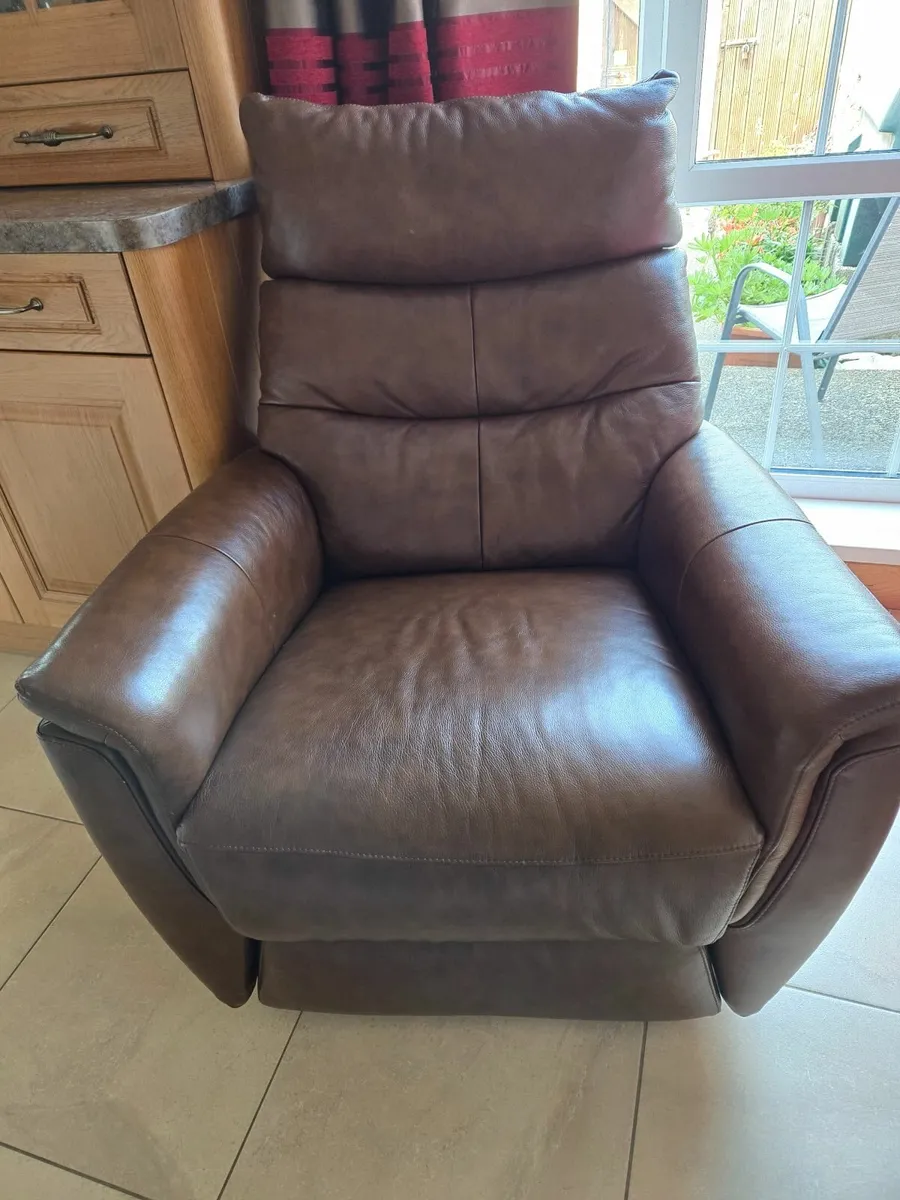 Leather recliner come rocking chair - Image 2