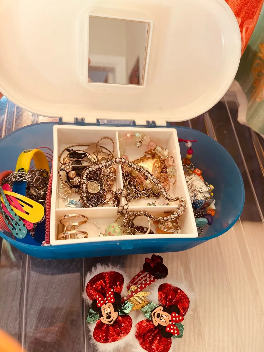 For sale box of accessories - Image 1