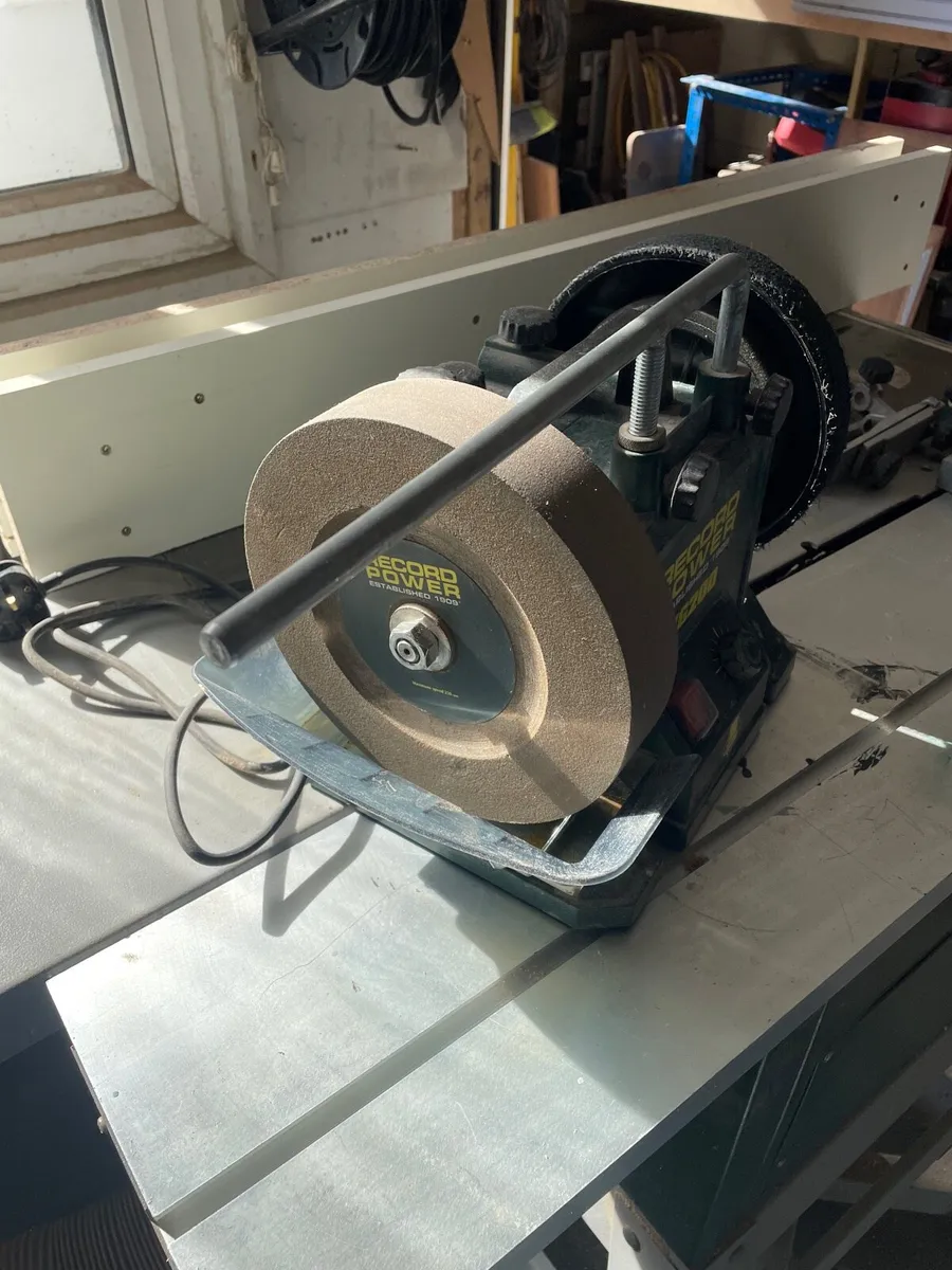 Record power wet stone - Image 2