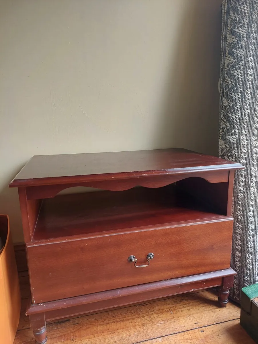 TV side table - Image 1