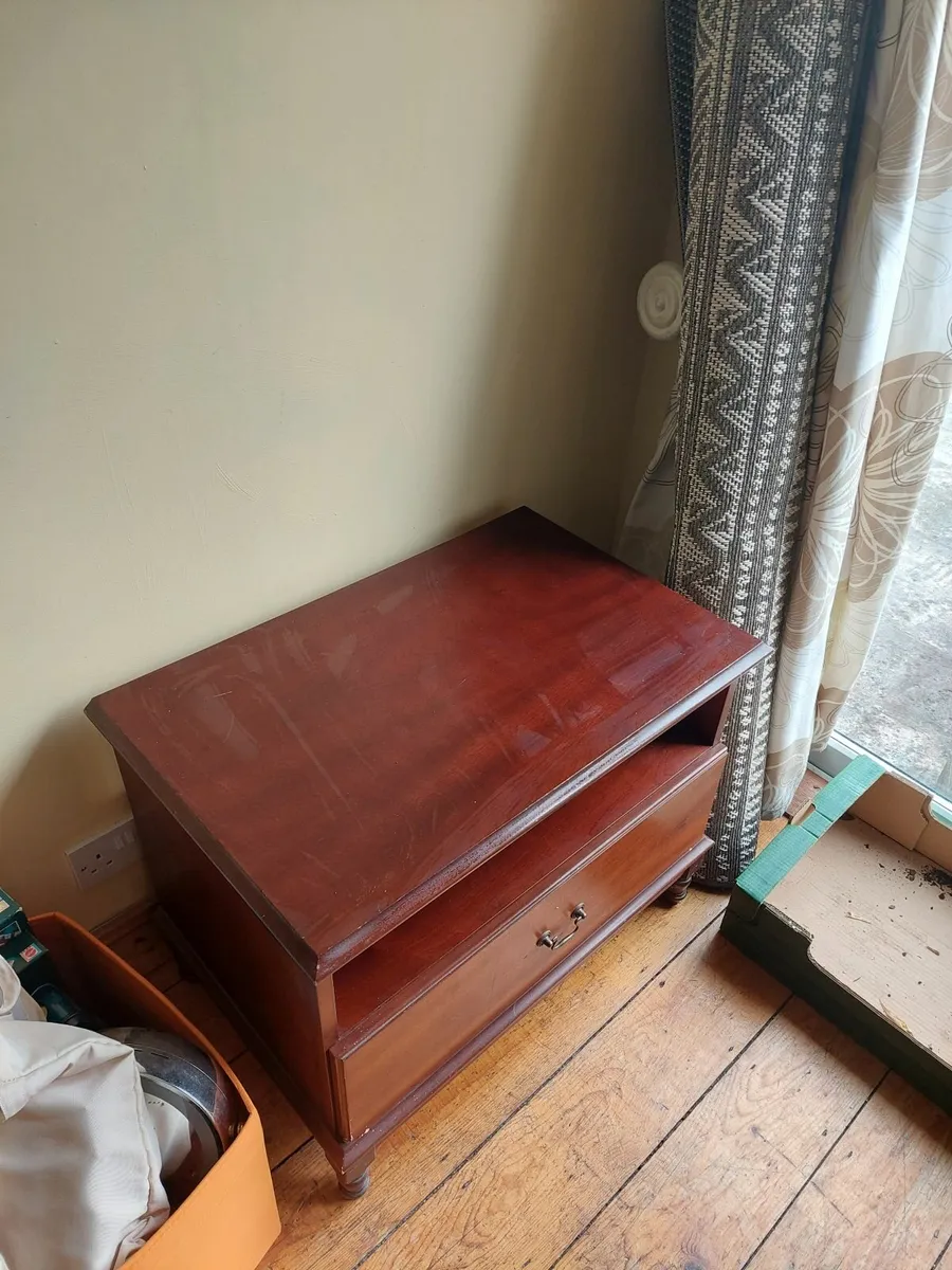 TV side table - Image 2