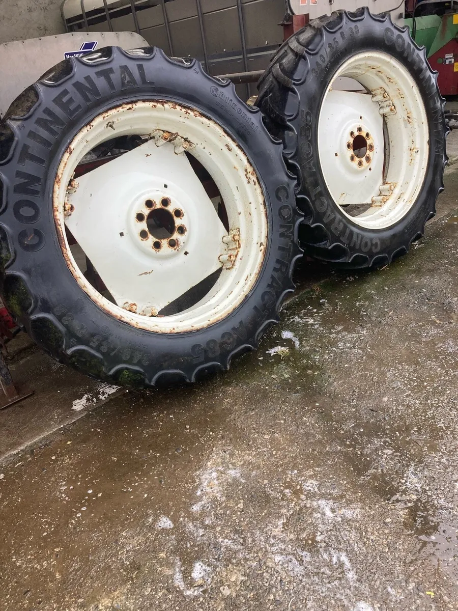 Ford/ new Holland wheels 38’s   8stud - Image 1