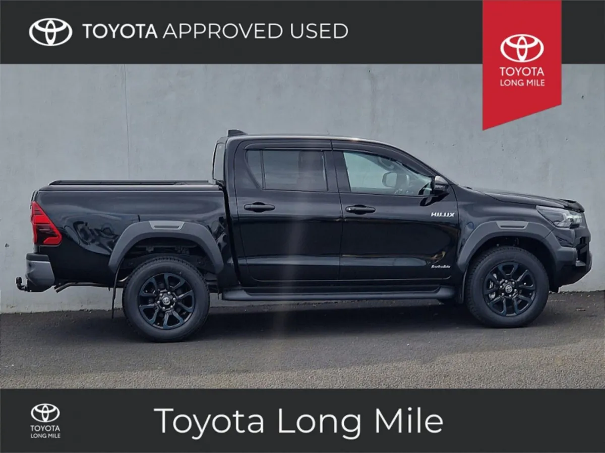 Toyota Hilux 2.8 Invincible Auto Fully Loaded (DIS - Image 4
