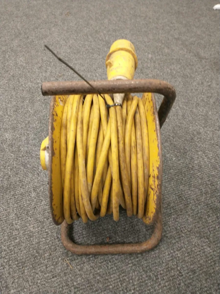 Cable 110V Extension Reel - Image 3