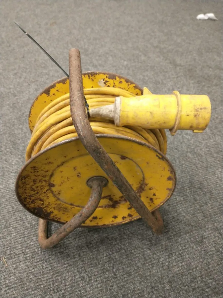 Cable 110V Extension Reel - Image 4