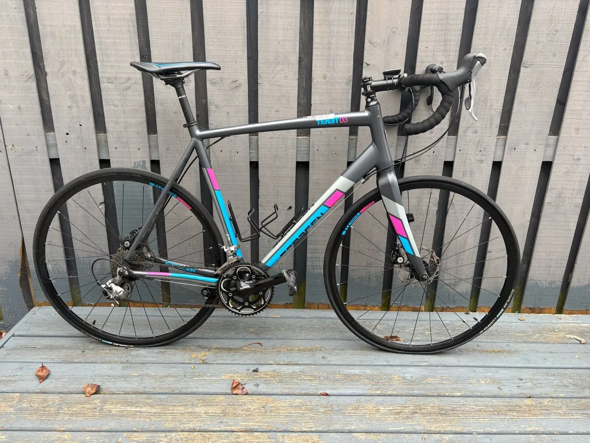 Road bike - Image 1