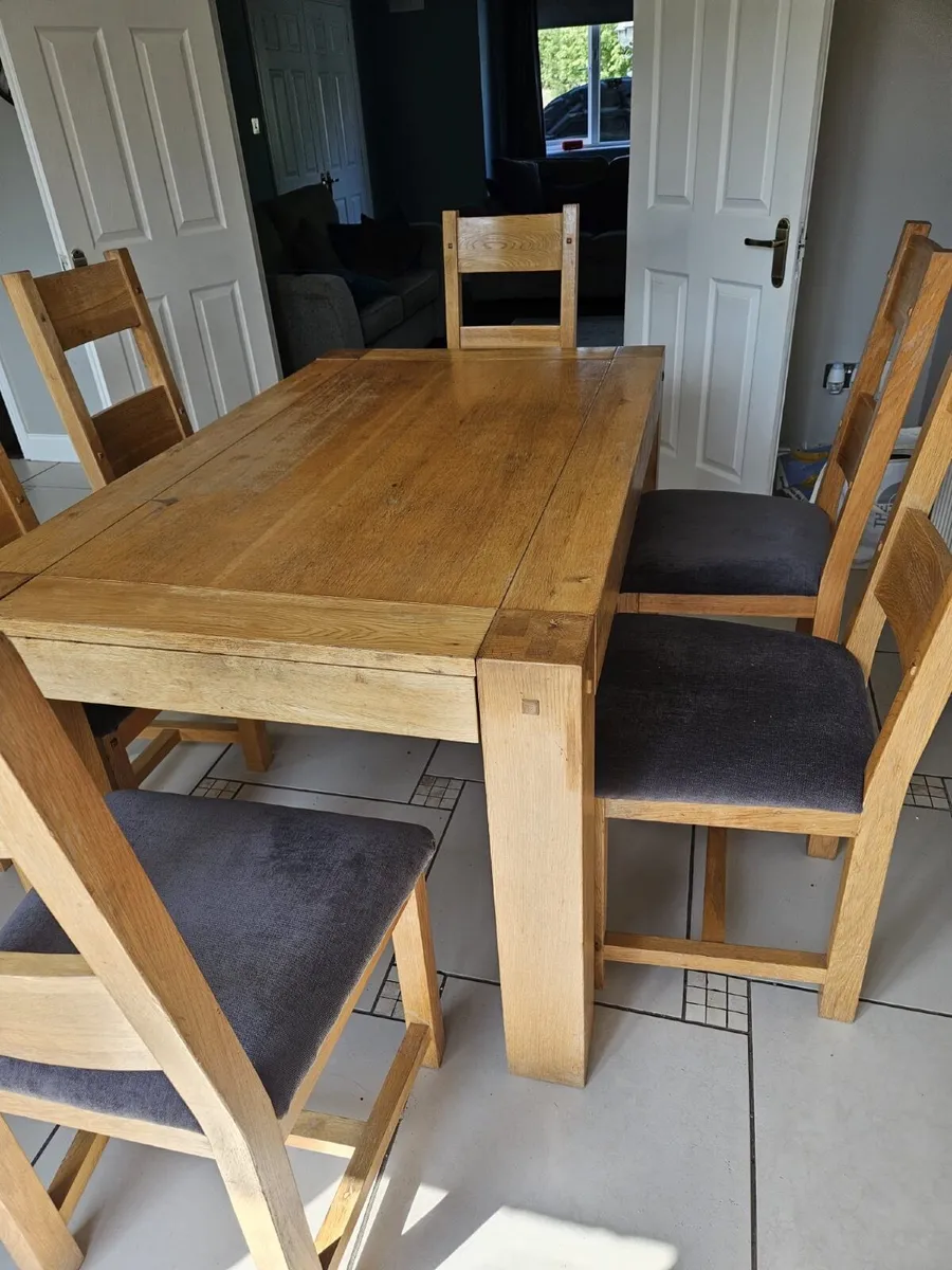 Table & Chairs - Image 4