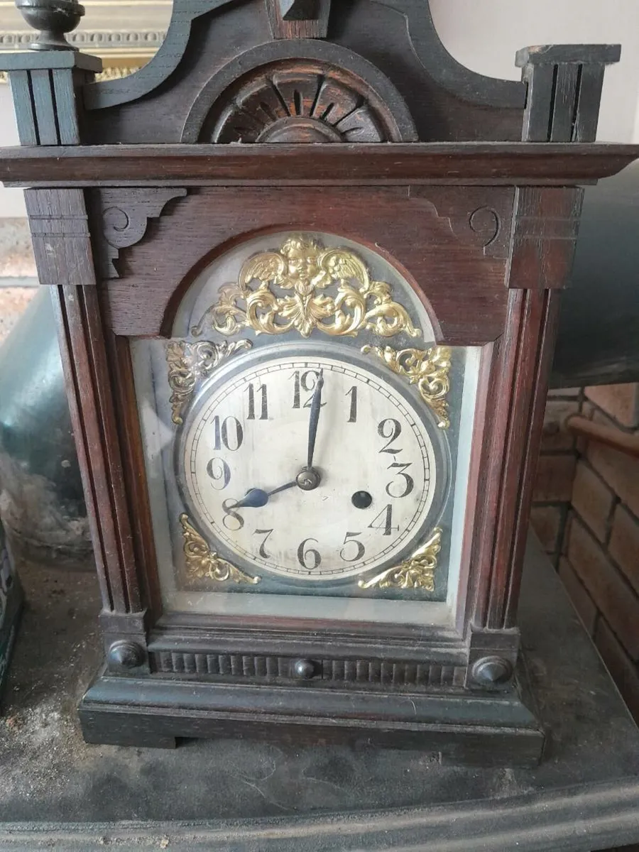 Old mantle clock - Image 1