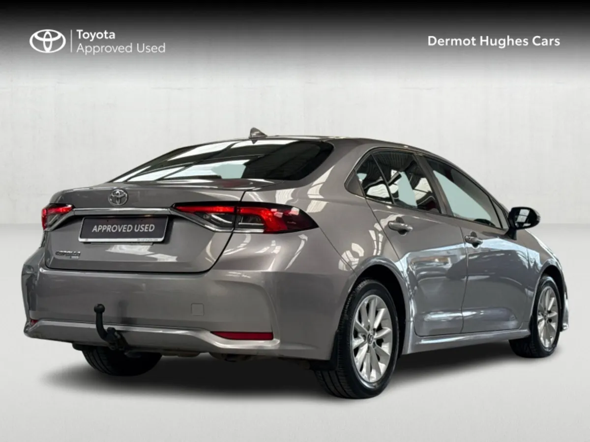 Toyota Corolla COROLLA 1.6P AURA SALOON - Image 2