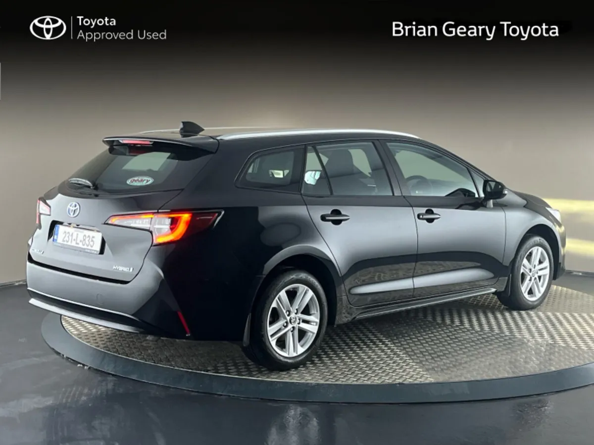 Toyota Corolla HYBRID LUNA T/S - Image 2