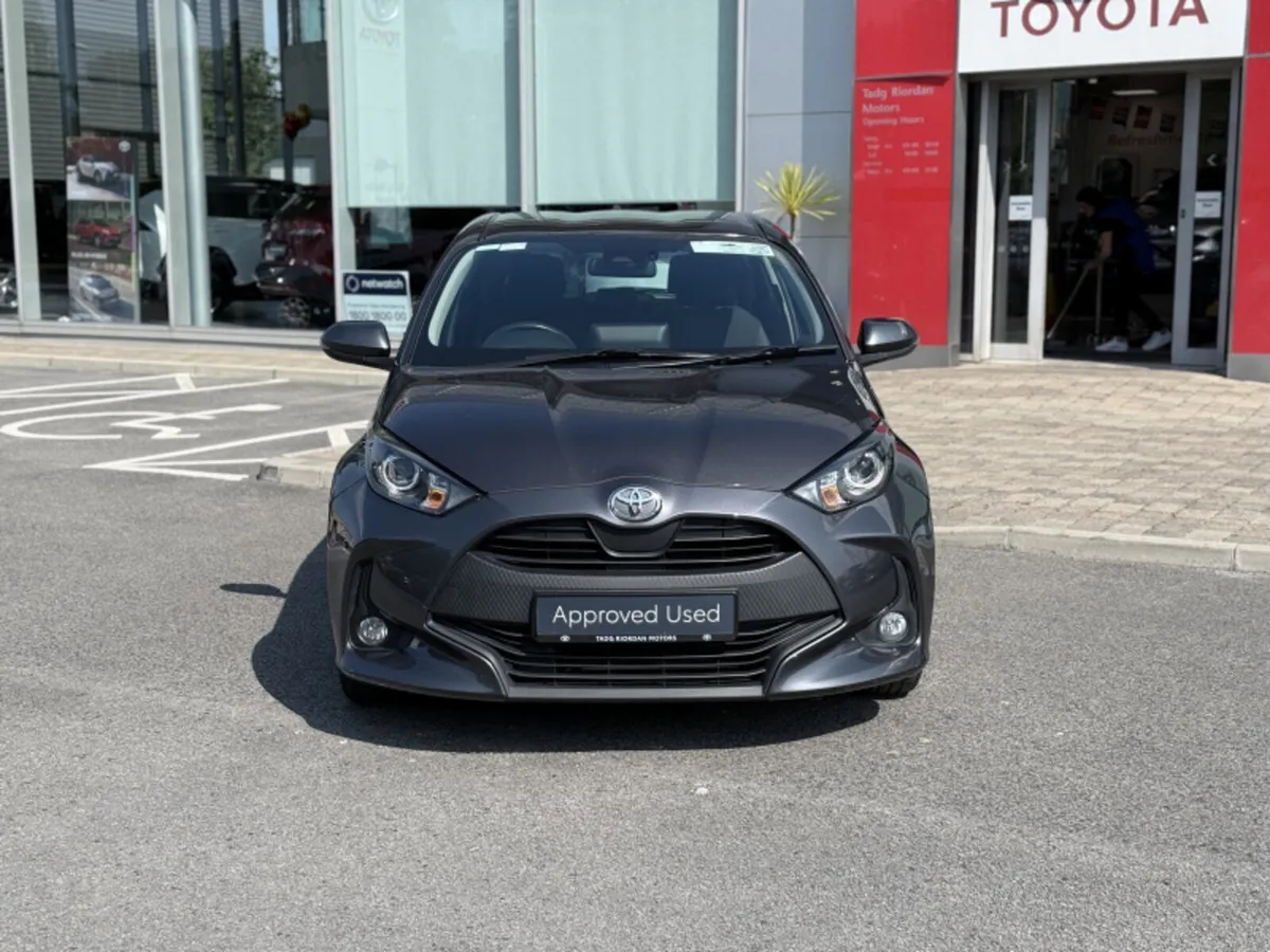 Toyota Yaris 1.0 LUNA - Image 2