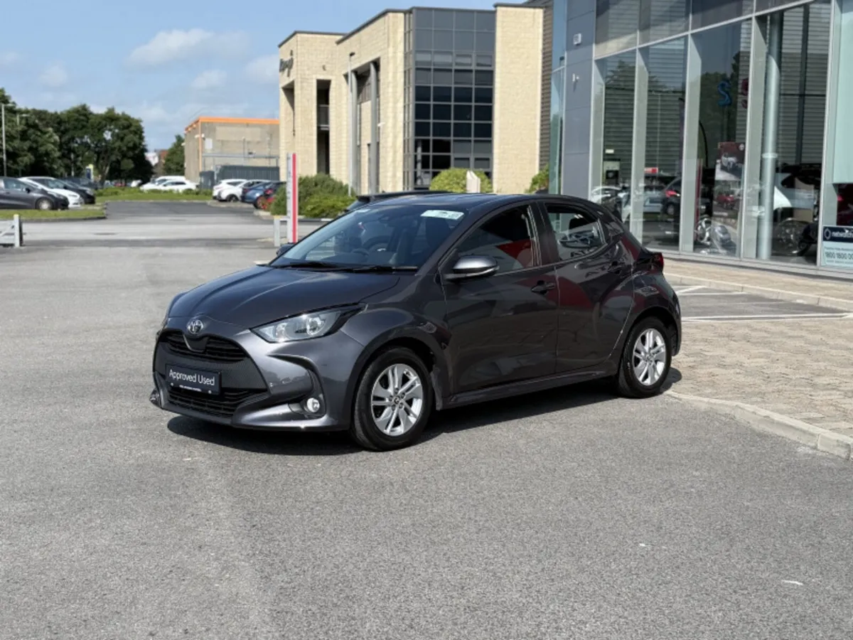 Toyota Yaris 1.0 LUNA - Image 3