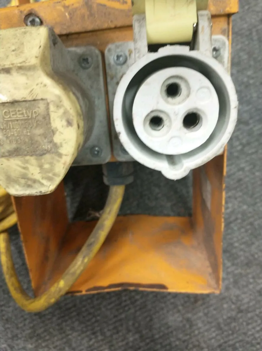 Cable 110V 4 Socket Extension - Image 3