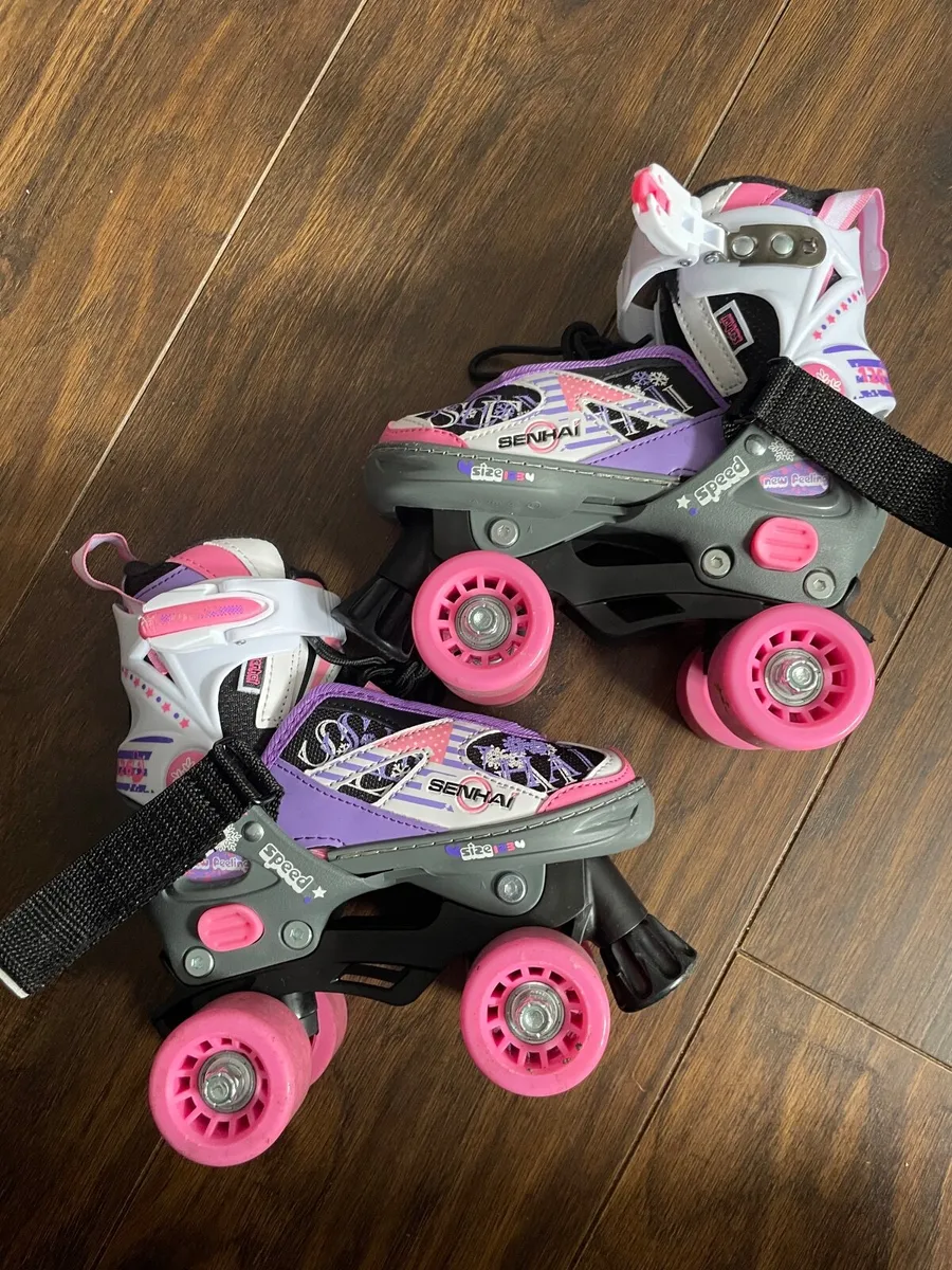 Roller skates + safety pads - Image 4