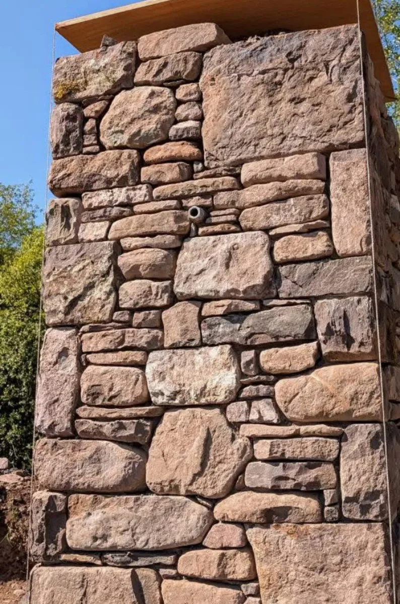 Stone pillars - Image 4