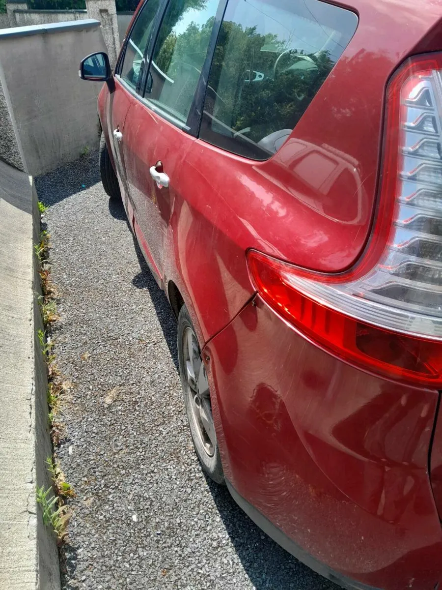 Car - Image 2