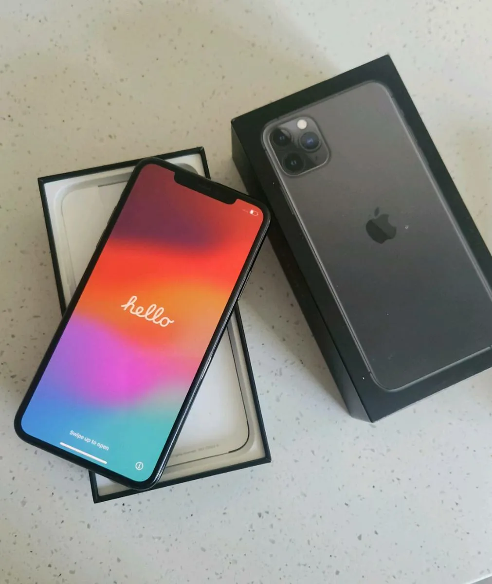 Iphone 11 Pro Max unlocked!! Mint!! - Image 1