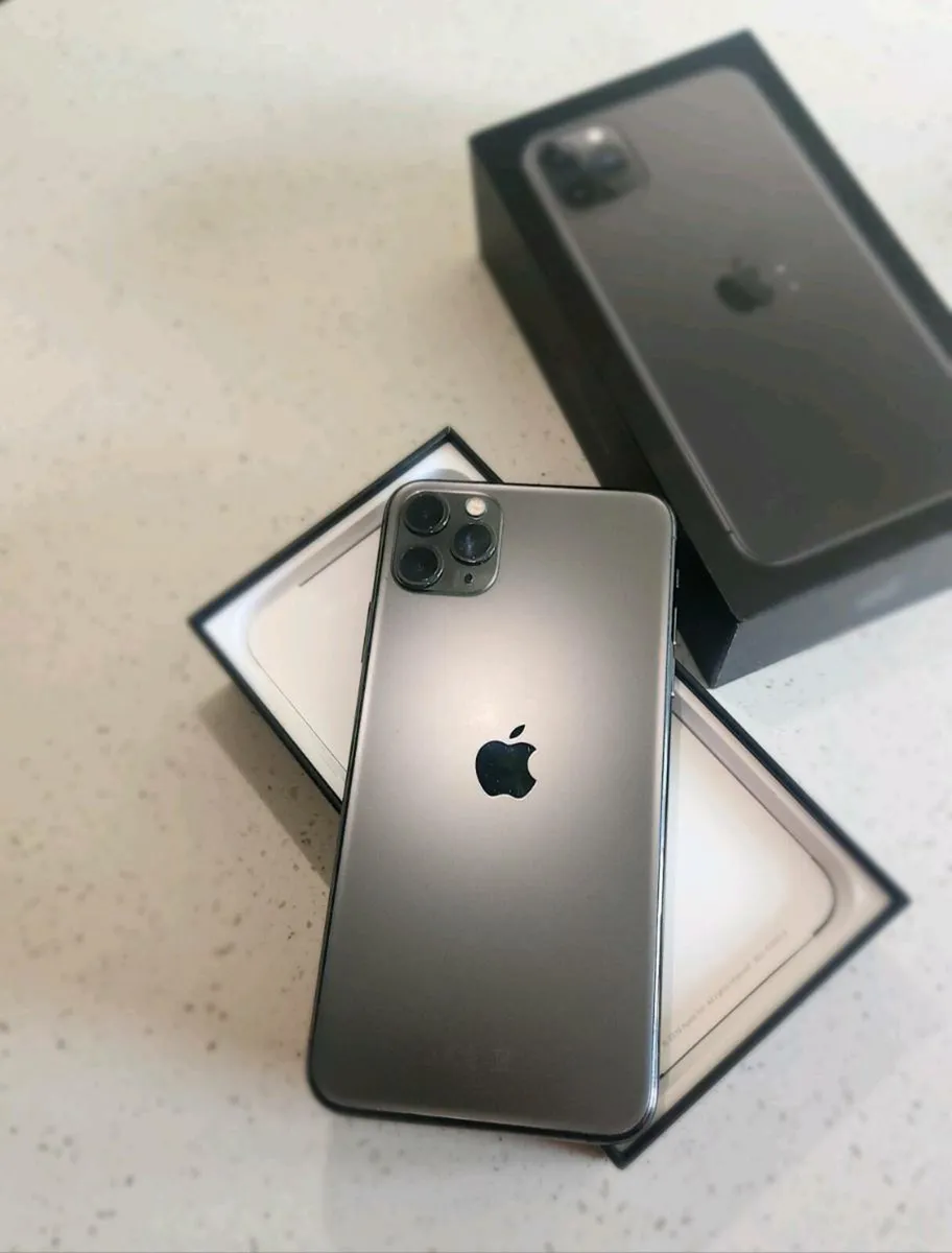 Iphone 11 Pro Max unlocked!! Mint!! - Image 2