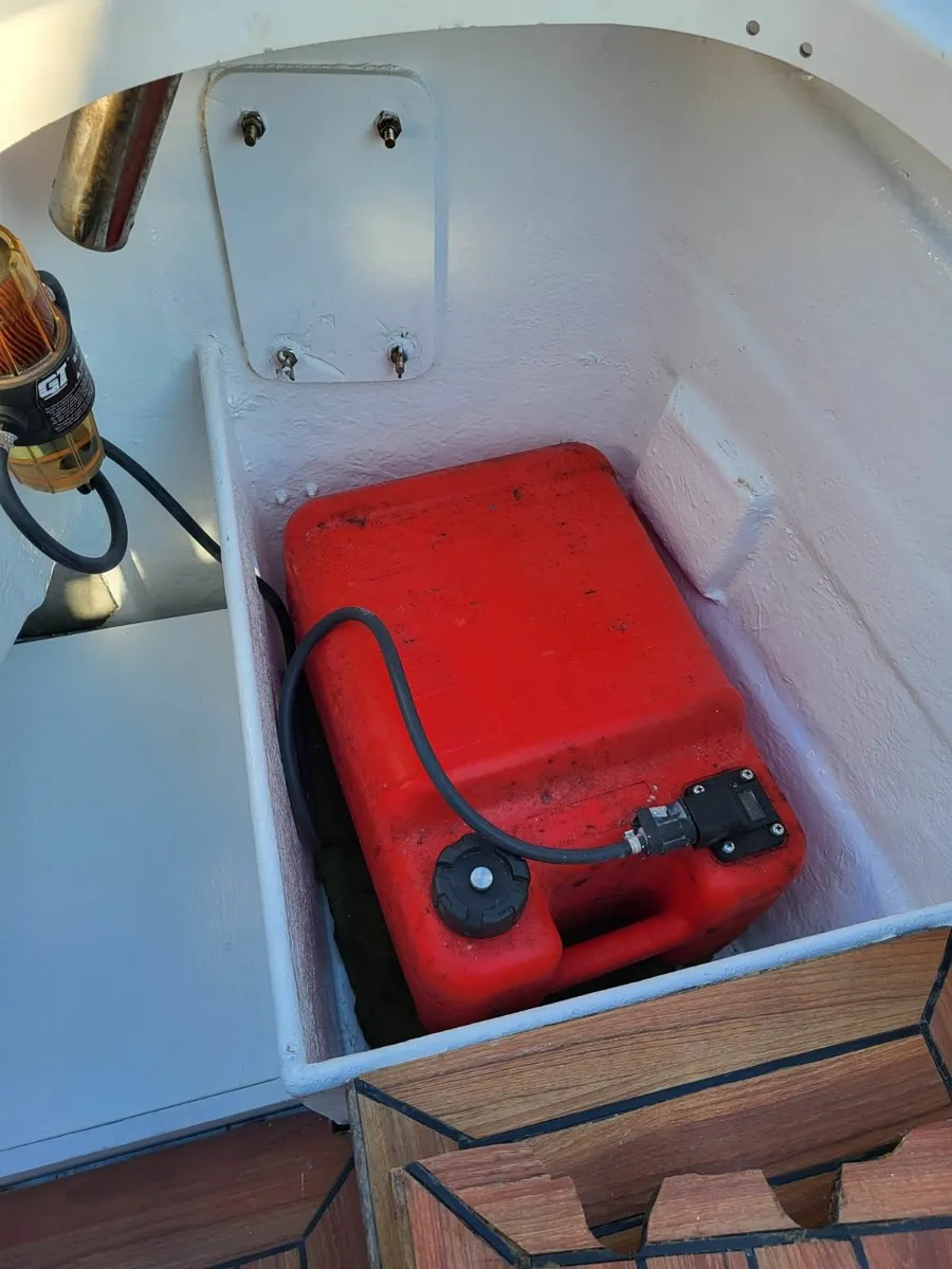 Hardy Navigator 18 Boat - Image 2