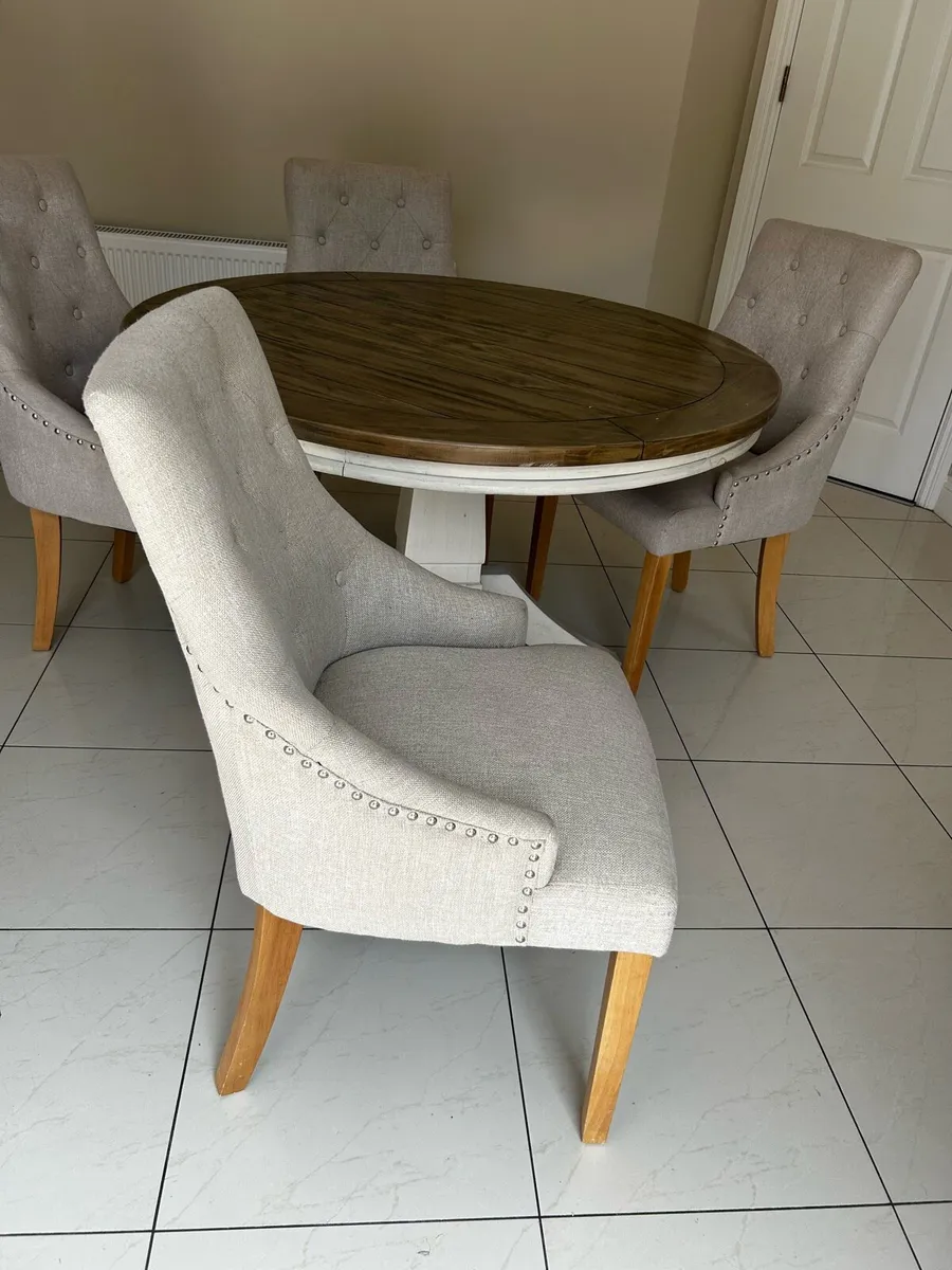 Dining table and 4 chairs - Image 3
