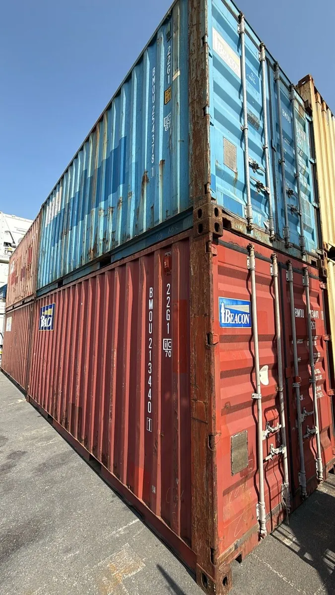 Used 20ft shipping containers - Image 2