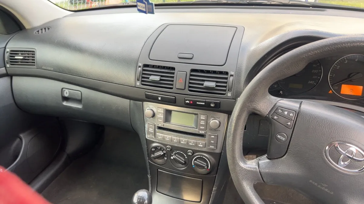 Toyota avensis - Image 3