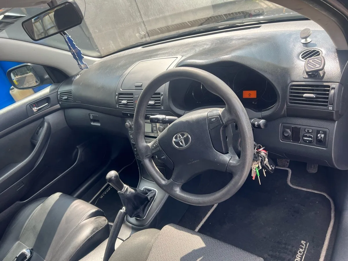 Toyota avensis - Image 4