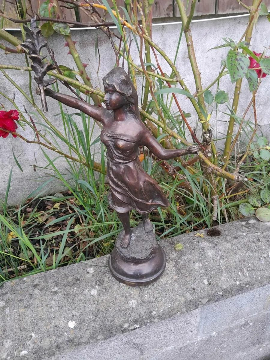 Bronze sculpture - Image 1