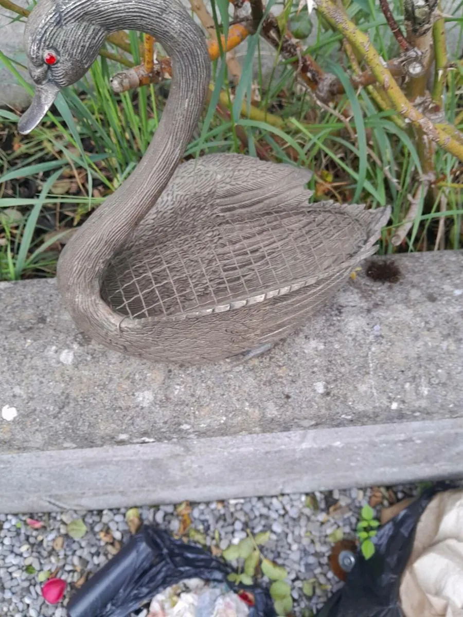 Swan flower vase - Image 3