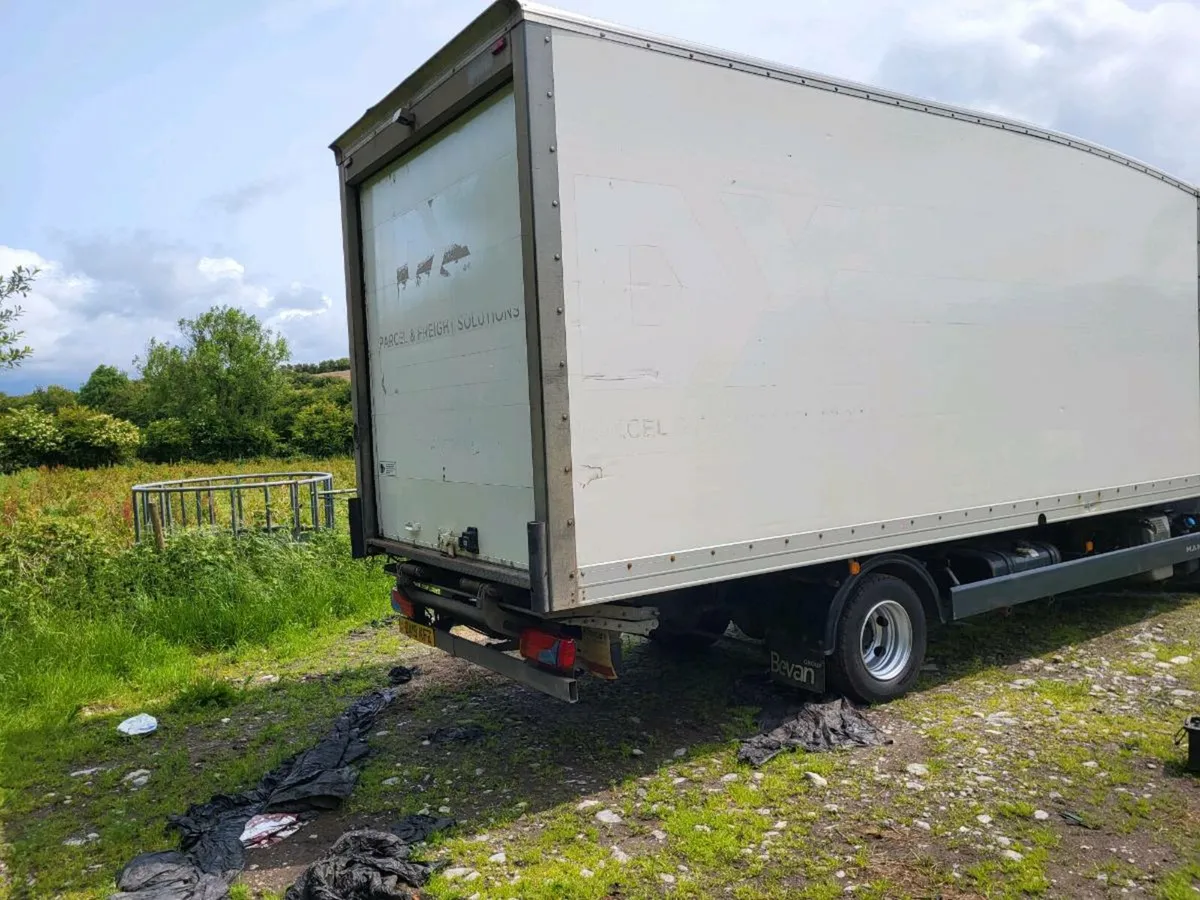 Truck Body and Tail lift - Image 2