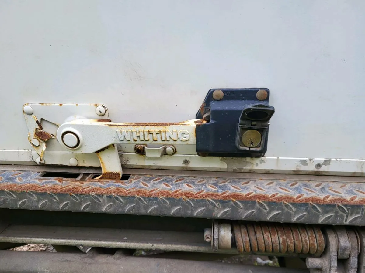 Truck Body and Tail lift - Image 4