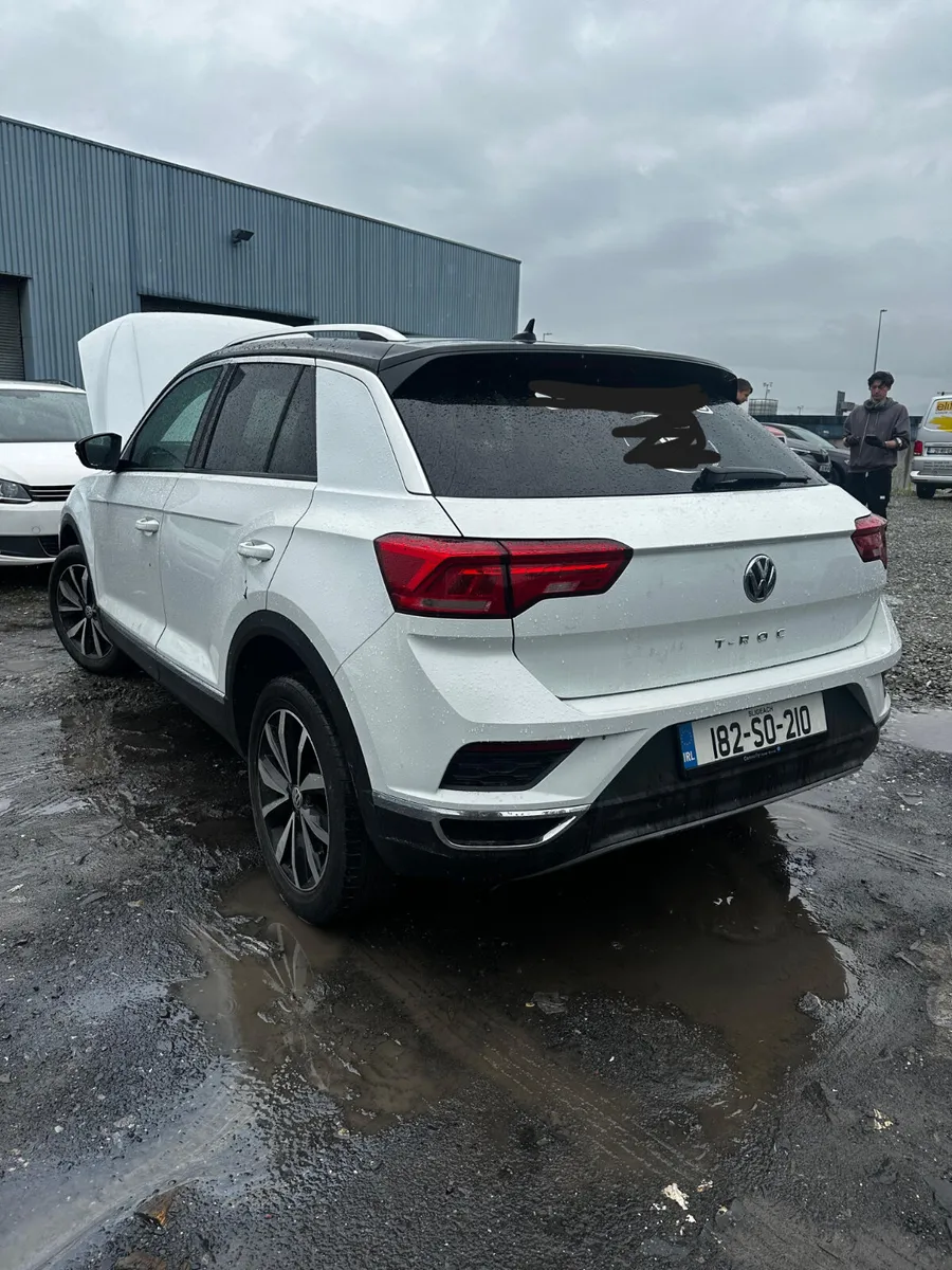 VOLKSWAGEN T-ROC DESIGN 1.0 TSI MANUAL 6SPEED - Image 4