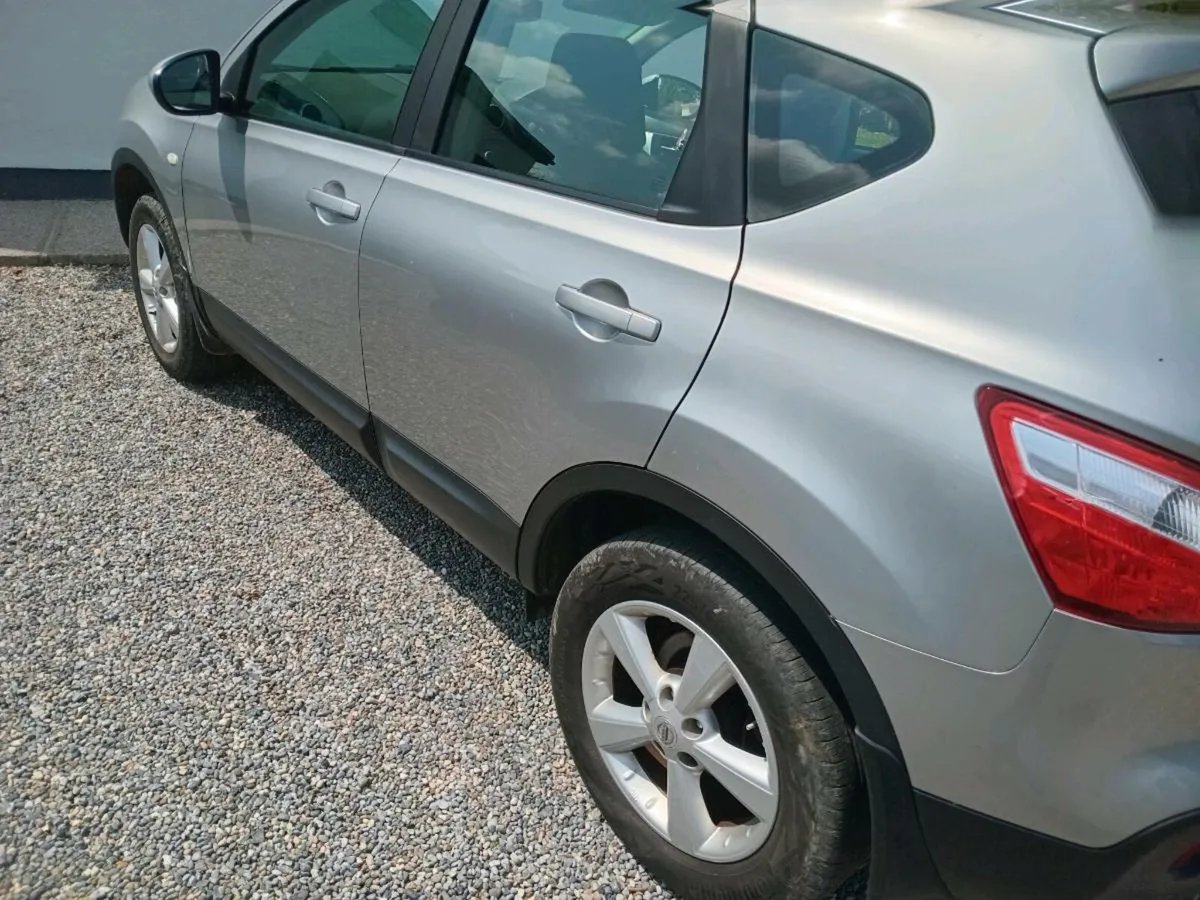Car - Image 3