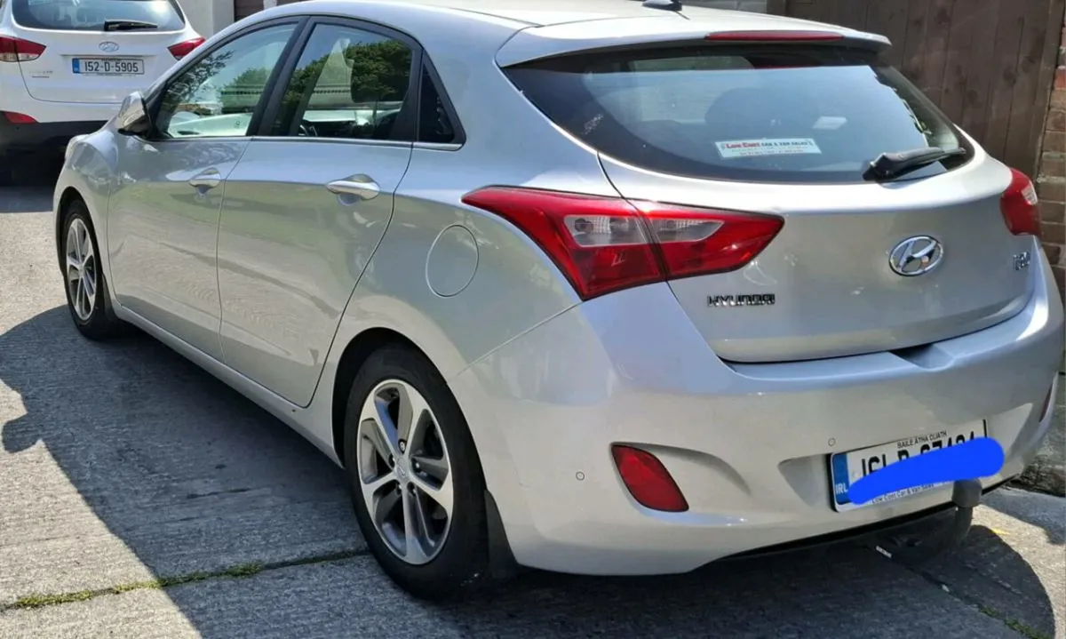 Hyundai i30 2016 deluxe Reduced price - Image 3