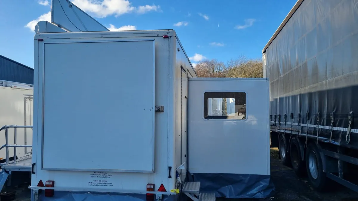 Exhibition trailer for Hire - Image 3