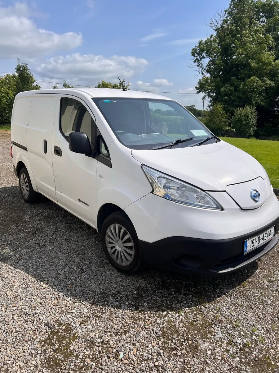 like new condition Nissan NV200 - Image 4