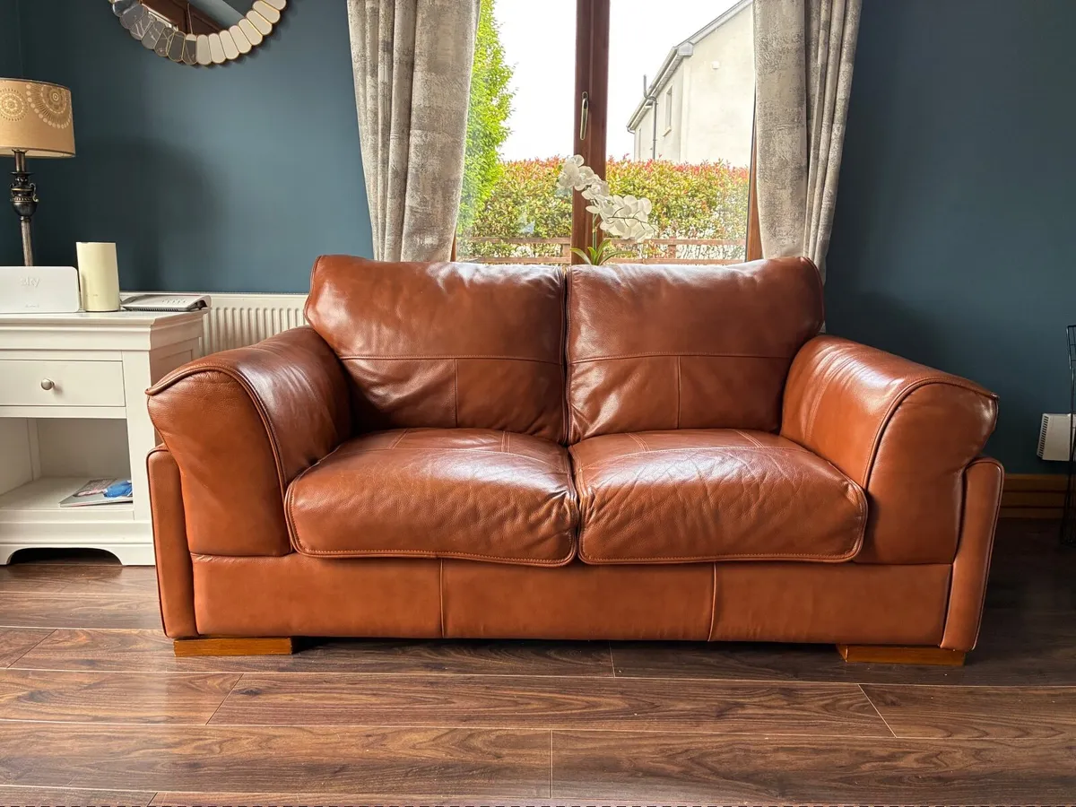 2 seater leather sofa - Image 4