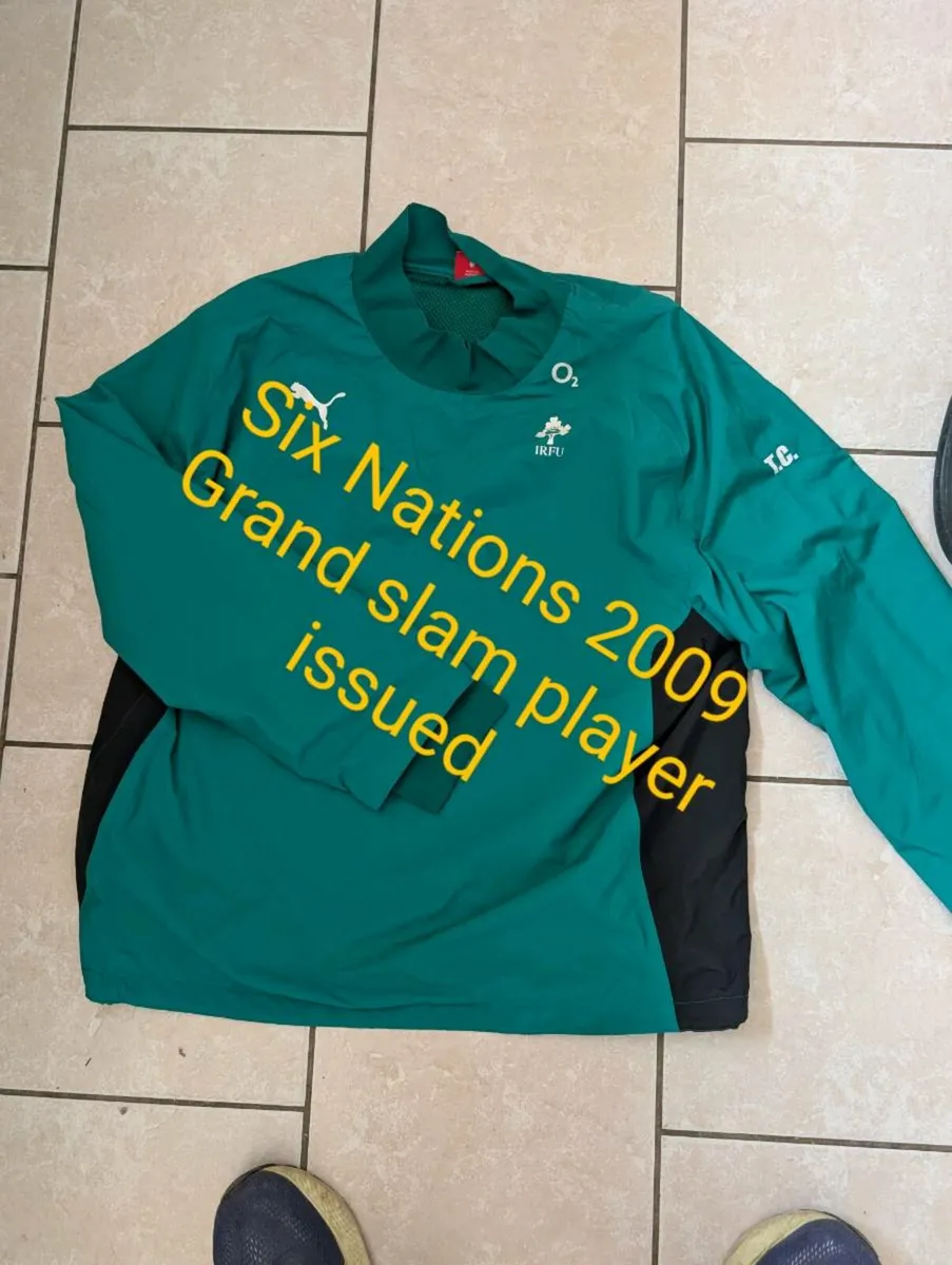 2009 6 nations Ireland rugby player issued top - Image 1