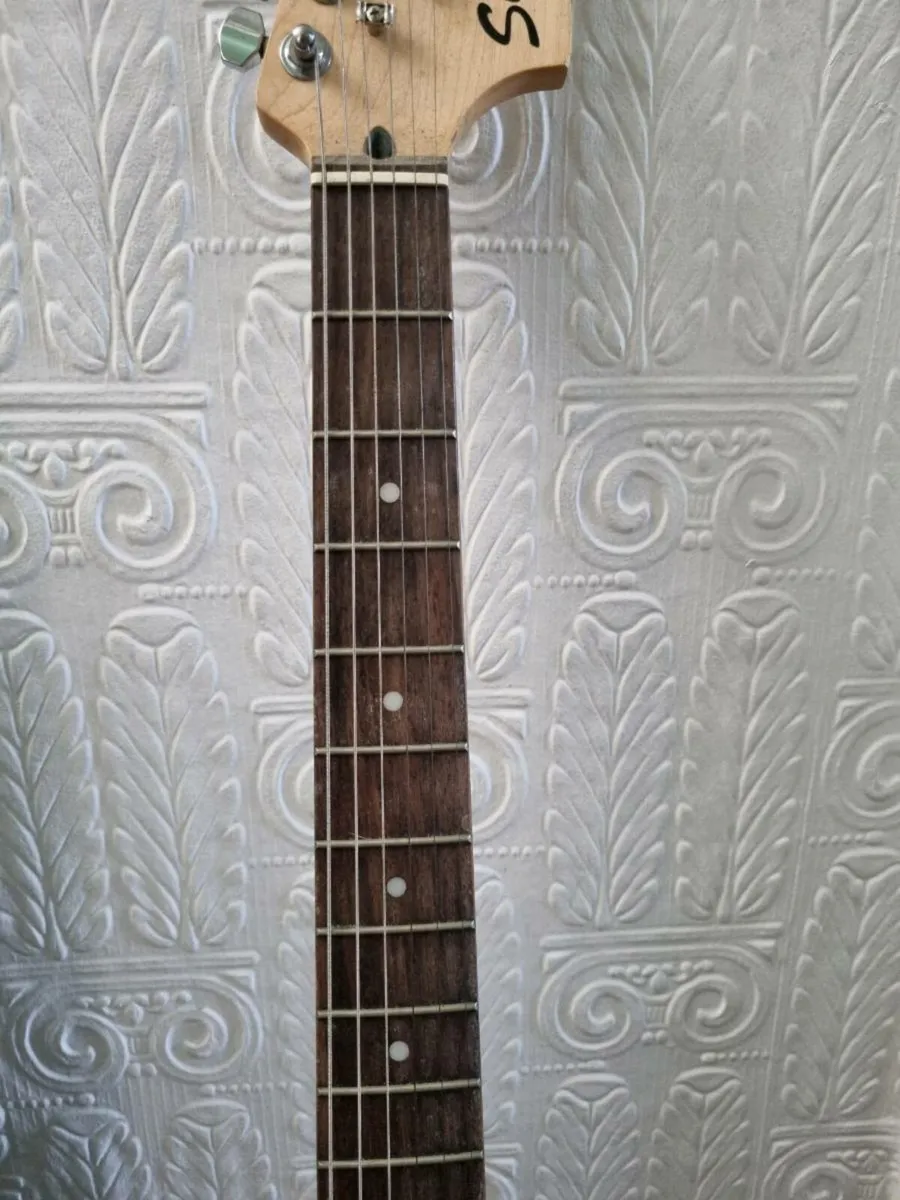 Fender Squier Electric Guitar, Amp, Case & Stand - Image 3
