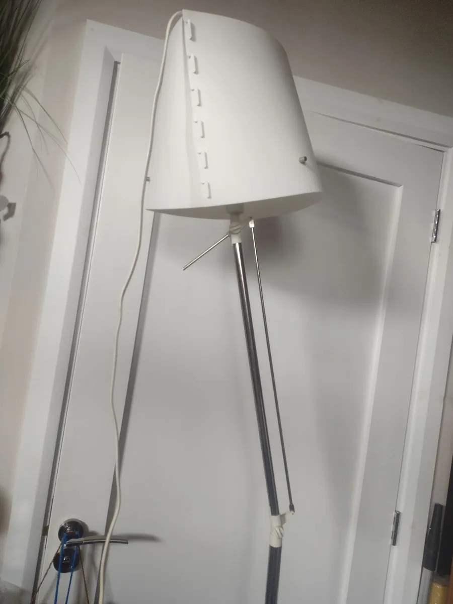 Tall flexi chrome floor lamp - Image 3