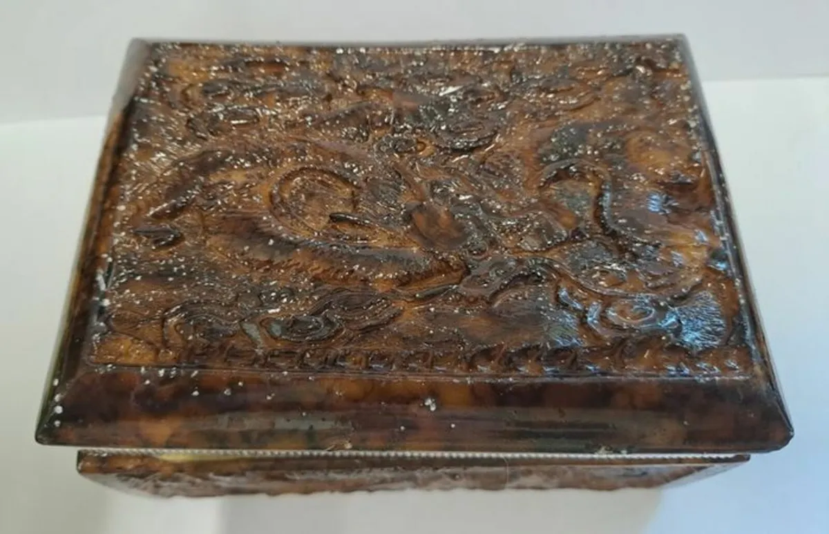 Vintage ashtray and cigarette box - Image 1