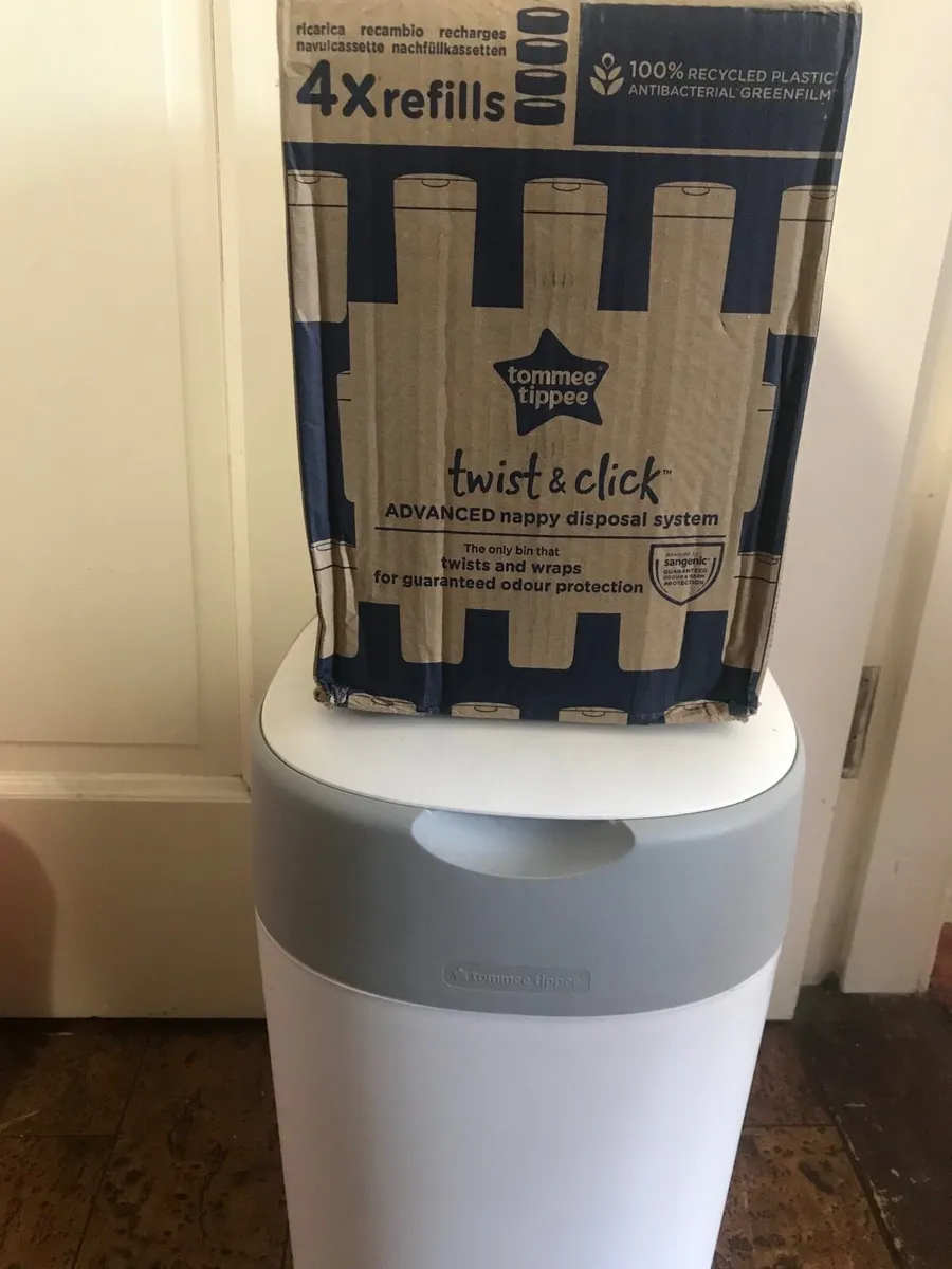 Tommee Tippee Nappy bin and refills