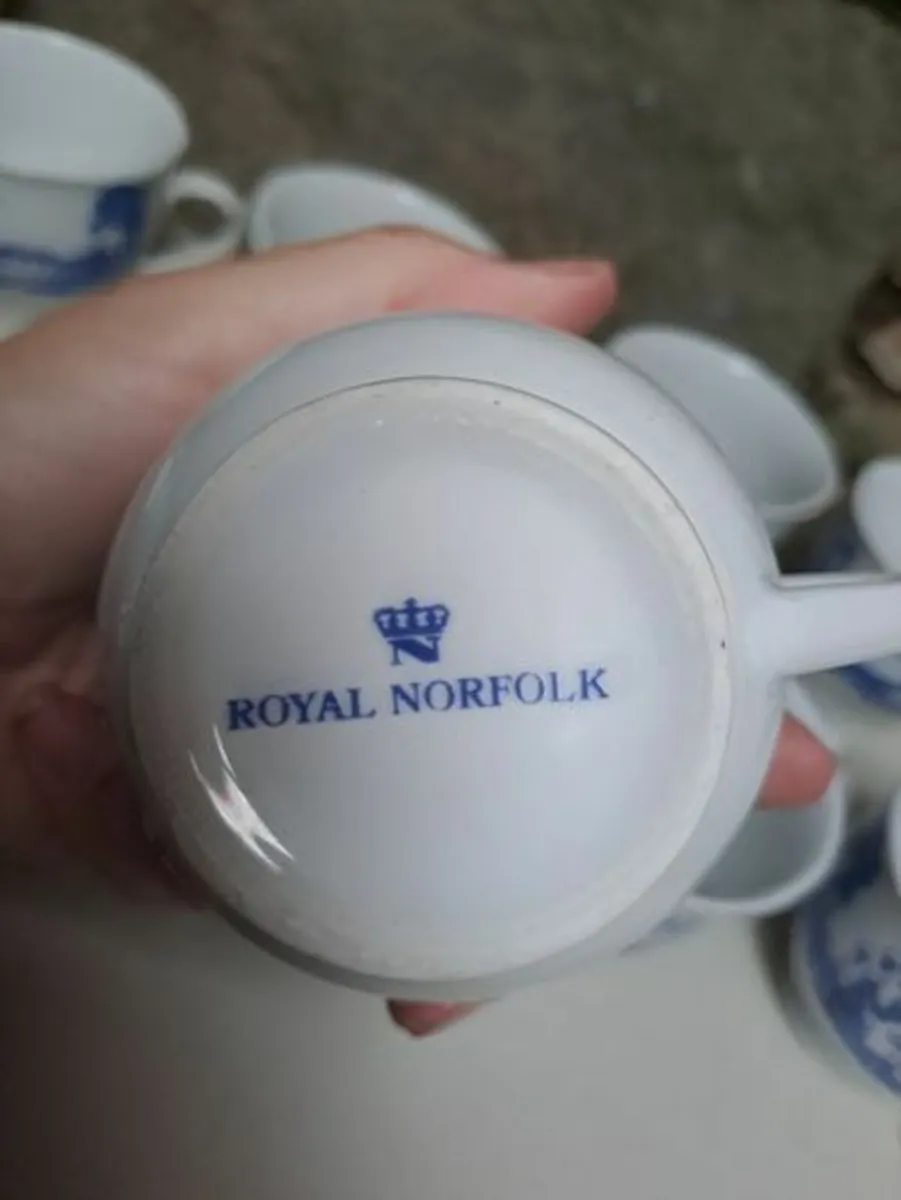 Royal Norfolk 40 piece dinner set - Image 4